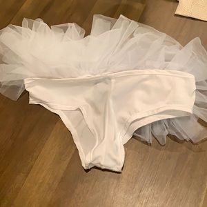 White Bottoms with Tutu in Back 💕💕